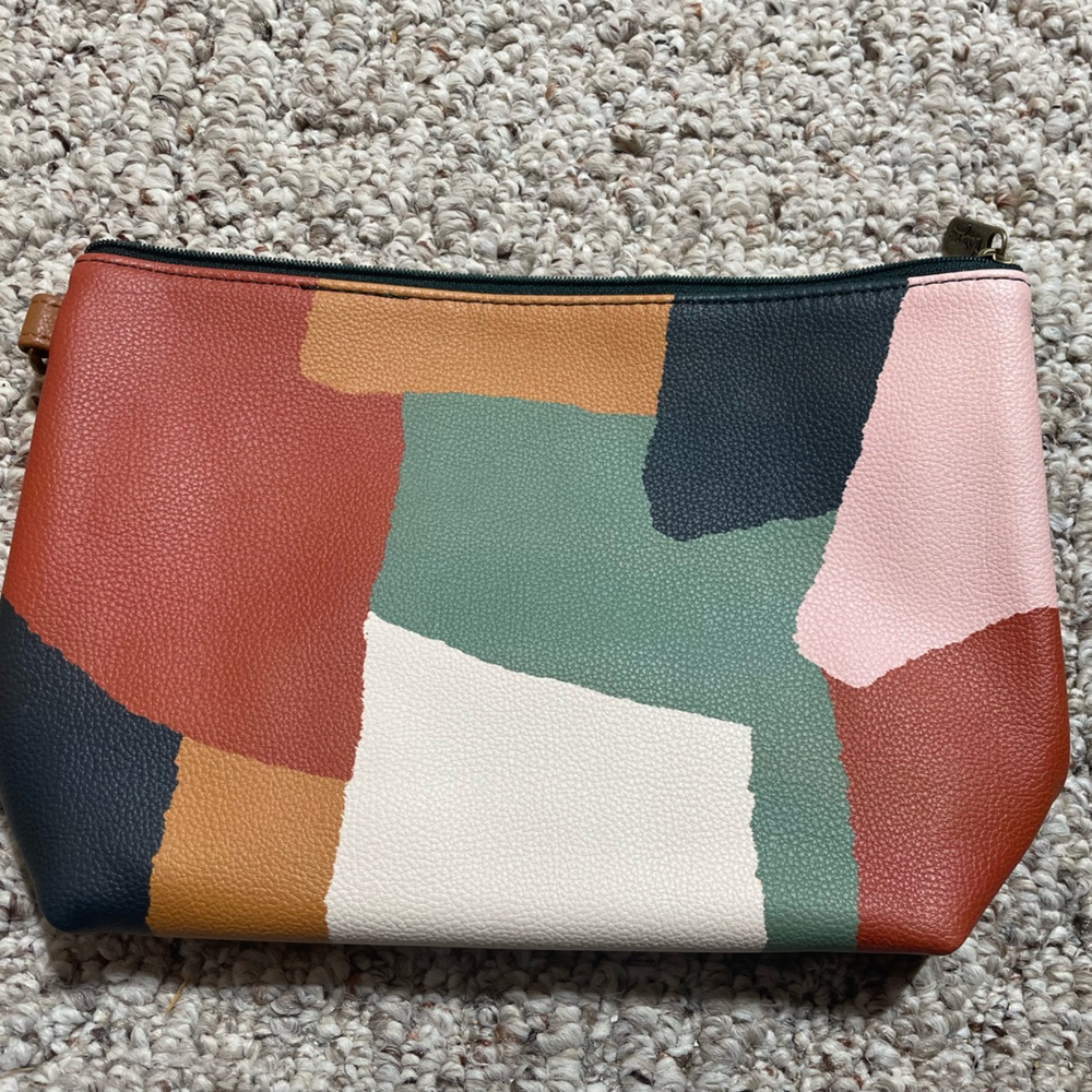 Thirtyone tapered pouch